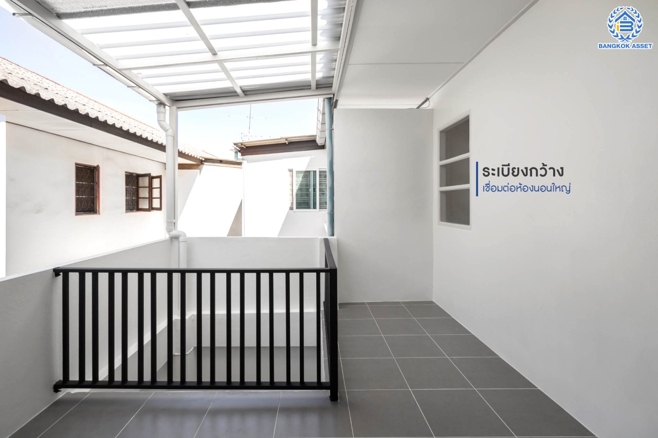 บ้านมือสองตกแต่งใหม่ หน้าโครงการติดรถไฟฟ้า "สถานีไทรม้า"!! ม.ซื่อตรง พระนั่งเกล้า-ท่าอิฐ ทาวน์เฮ้าส์หลังใหญ่ เนื้อที่ 26 ตร.ว. ฟังก์ชัน 3 ห้องนอน 2 ห้องน้ำ 1 ที่จอดรถ ทำเลใกล้ เซ็นทรัลรัตนาธิเบศร์ และทางด่วน "งามวงศ์วาน"